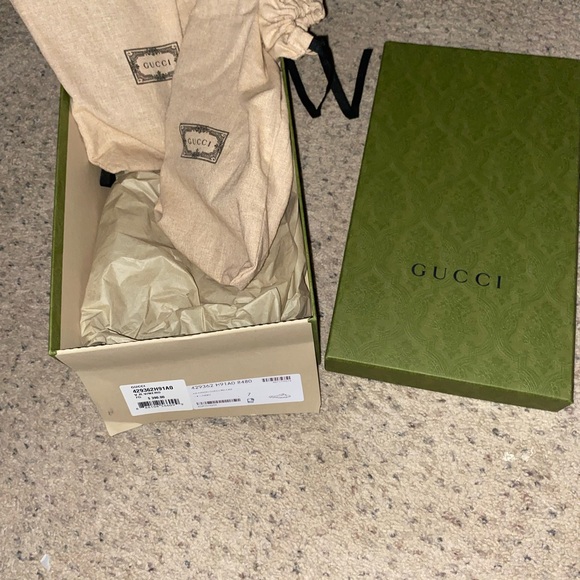 Authentic Gucci Men’s flip flop sandals. - Picture 6 of 15